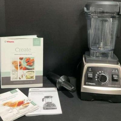 Vitamix professional series 750 blender with accessories