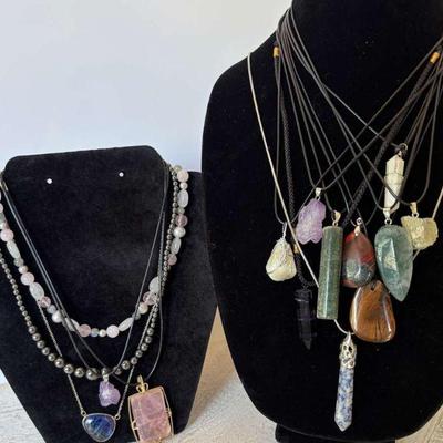 Natural stone pendant necklace set