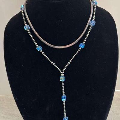 Elegant blue beaded necklace