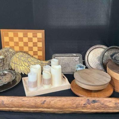 Decorative home accents and wooden items