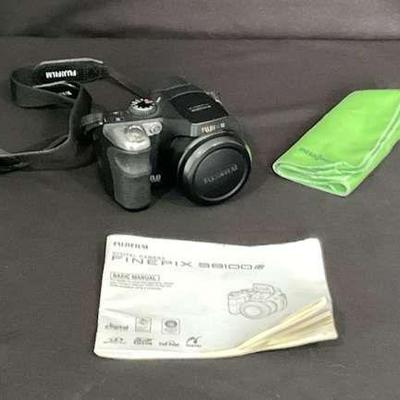Fuji fine pics s8100fd digital camera