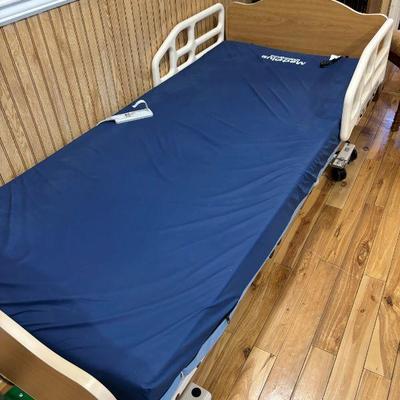 excellent condition, includes bedding