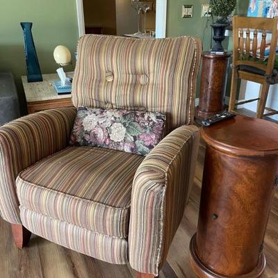 Sitting chair 