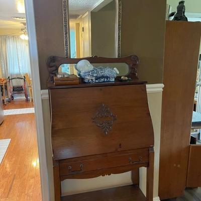 Drop down desk 