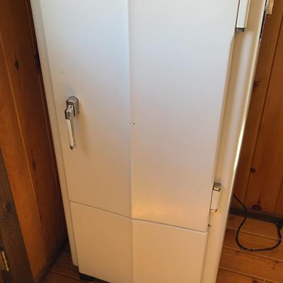 Vintage General Electric Fridge. 