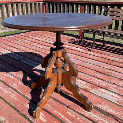 Wooden Round Table 