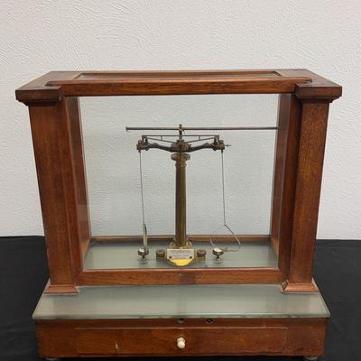 Antique Becker Bros Apothecary / Gold Scale
