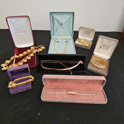 Gold Tone Dressy Necklaces & Bracelets 
