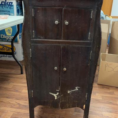 Antique Victrola Hand Cranked Record Player