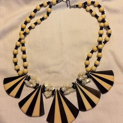 Vintage Art Deco Acrylic Necklace 