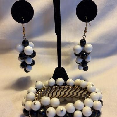 Vintage 1950’s Black And White Bracelet And Earrings Set