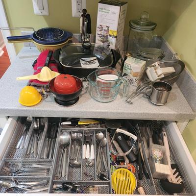 Oneida Flatware And Kitchen Essentials 