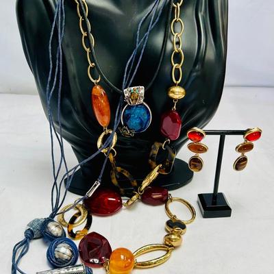 Chicos Wow Jewelry:  Frogs, Color, & Blue Jeans