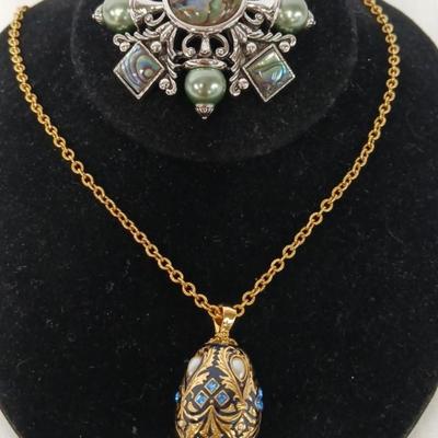 Joan Rivers Renaissance Pin With Abalone and Pearls