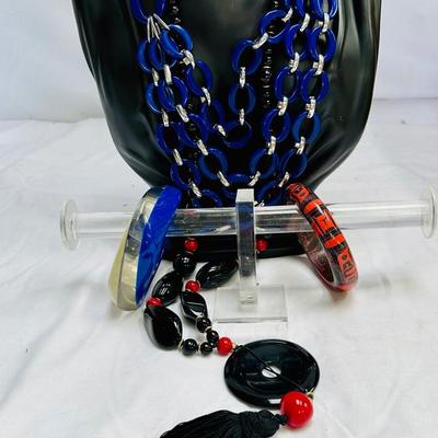 Chicos Necklaces w/bracelets