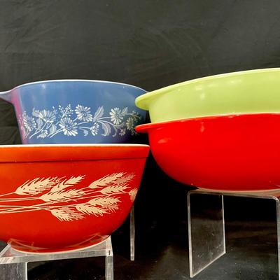 Vintage Pyrex 4-piece Ovenware 