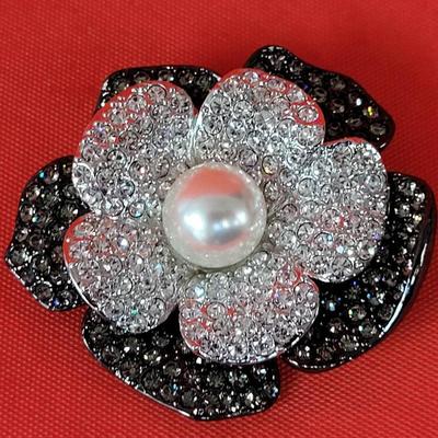 Kenneth Jay Lane Madison Avenue Brooch