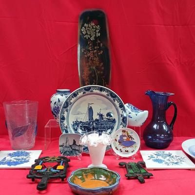 Delft Blauw Holland Ceramic Decor W/Fenton Vase And More