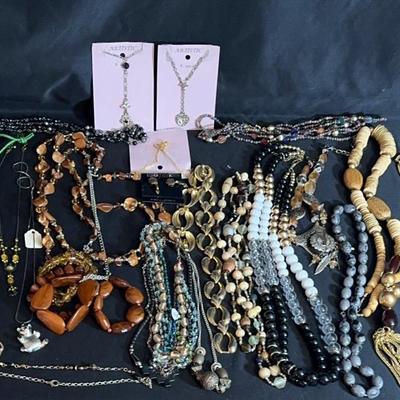 Costume Jewelry Necklaces 