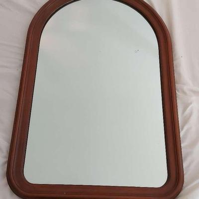 CLASSIC WOOD-FRAMED MIRROR