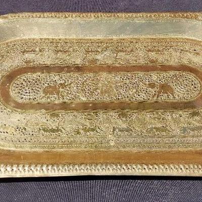 EARLY 20TH CENTURY INDO-PERSIAN MAMLUK REVIVAL RETICULATED BRASS CHARGER SERVING TRAY