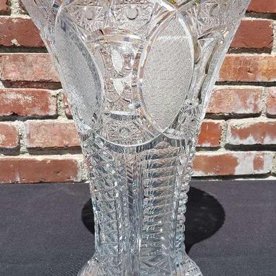 BEAUTIFUL BOHEMIAN CUT CRYSTAL VASE
