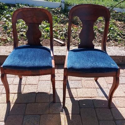 PAIR OF AMERICAN LATE FEDERAL STYLE FIGURED MAHOGANY BALUSTER BACK SIDE CHAIRS
