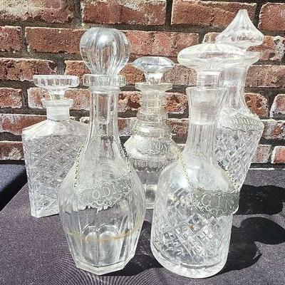 SPARKLING COLLECTION OF GLASS DECANTERS 