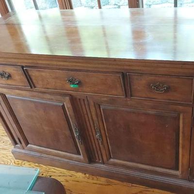 ANTIQUE WOODEN SIDEBOARD CABINET 
