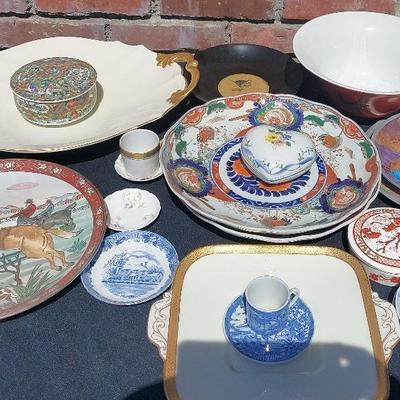 MISCELLANEOUS PIECES OF CHINA INCLUDING LENNOX