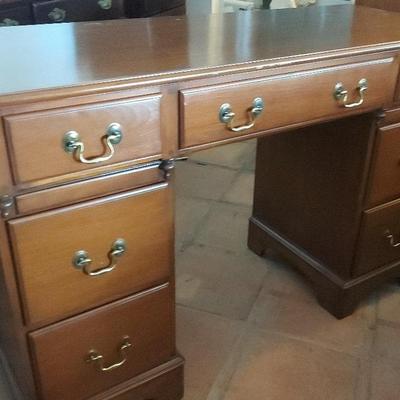WOOD DESK