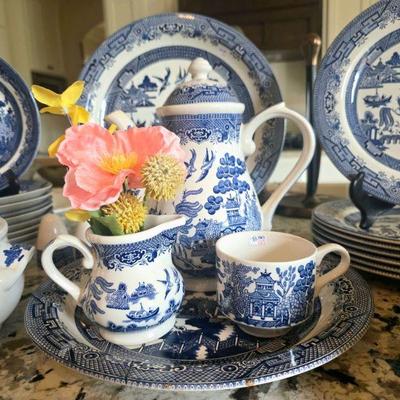 Churchill dinnerware