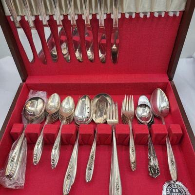 International Silver Tulip Pattern Flatware Service of 8