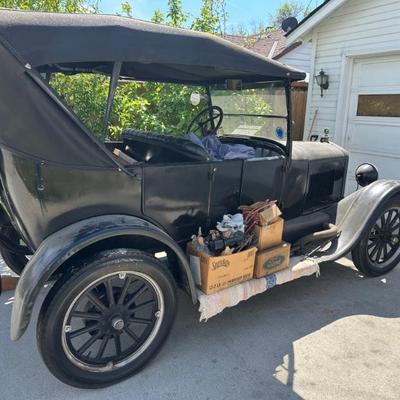 Estate sale photo