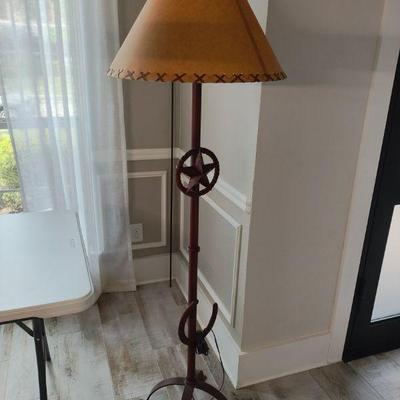 Floor lamp with Texas star and horseshoe