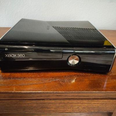 XBox 360 slim console 