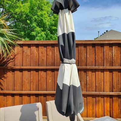 Outdoor umbrella