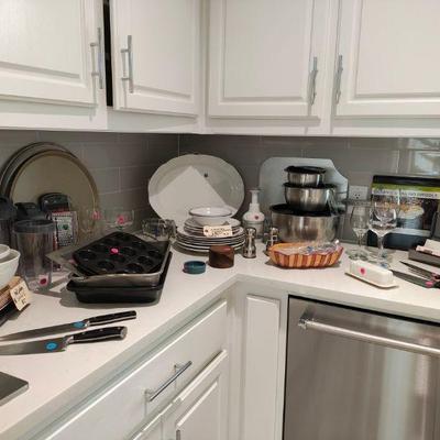 Various kitchenware