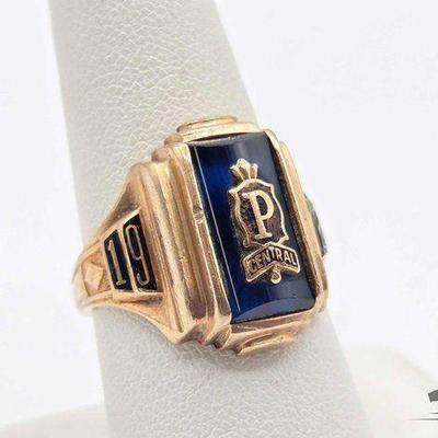 #807 • 10k Gold Class Ring, 9.26g
