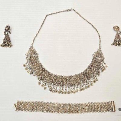 #1008 • Costume Jewelry
