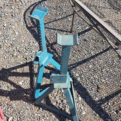 #89004 • (2) Jack Stands
