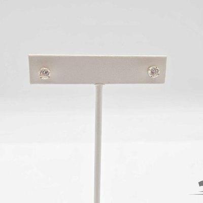 #821 • 10k White Gold Diamond Earrings, 1.42g
