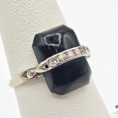 #735 • 14k White Gold Diamond & Onyx Ring, 3.11g
