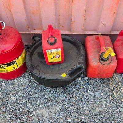 #80016 • (4) Gas Cans & Oil Pan
