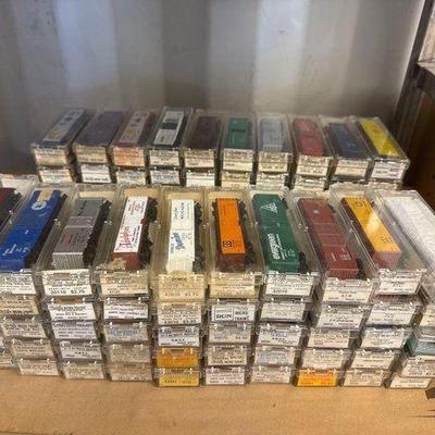 #5346 • (100) N Scale Model Kadee Micro Trains
