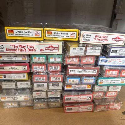 #5338 • (30) N Scale Model Trains
