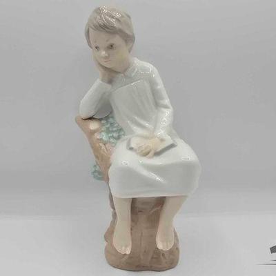 #15078 • Lladró Porcelain Figurine
