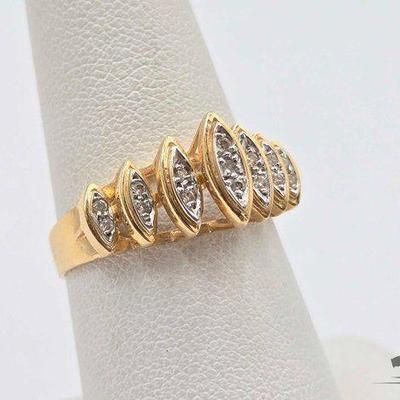 #769 • 14k Gold & Diamond Ring, 3.43g
