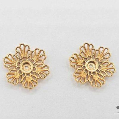 #635 • 18k Gold Flower Spacer Charms, 2.96g
