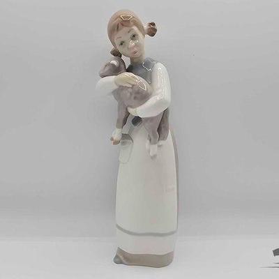 #15064 • Lladró Porcelain Figurine
